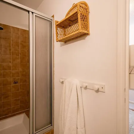 Studio Cabine Proche Plage Avec Balcon Sud, Wifi, Et Parking - - Fr-1-477-98 Διαμέρισμα